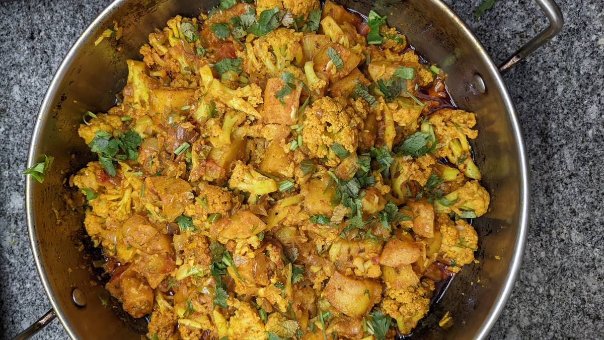 Aloo gobi in the pot